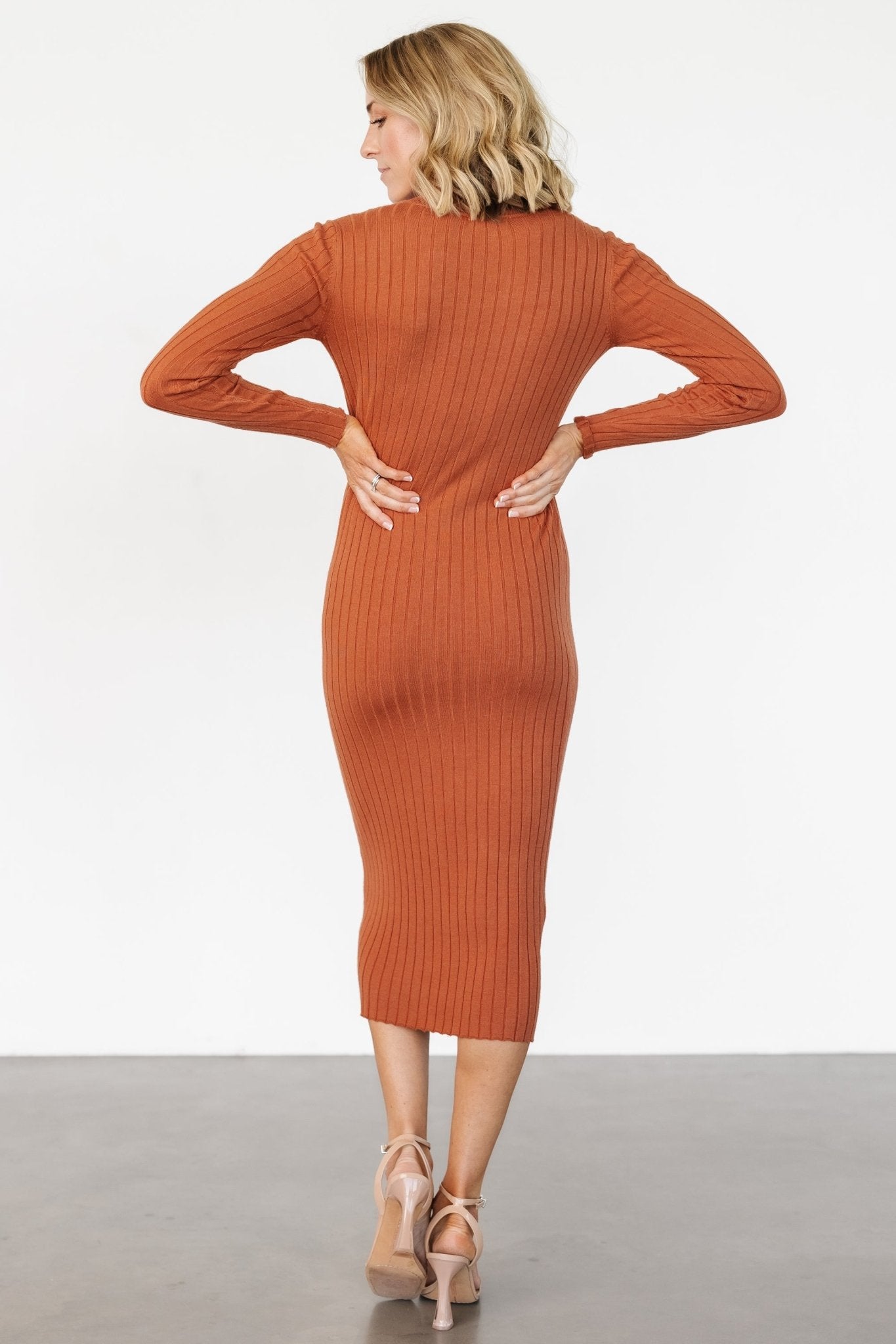Jill Ribbed Midi Dress | Spice - Image 7